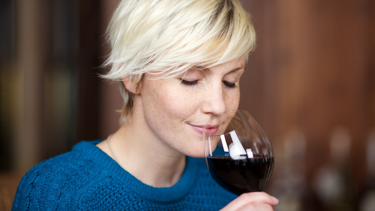 Lire la suite à propos de l’article Goûter le vin : une coutume qui remonte très loin