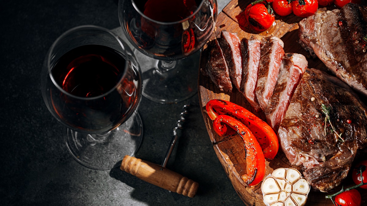 Lire la suite à propos de l’article L’Accord iDéal du moment : que boire sur les vins de Saint-Joseph ?