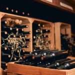 Décryptage : faut-il conserver ses vins dans leur caisse bois d’origine ?