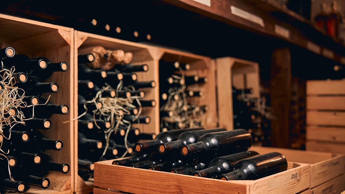Lire la suite à propos de l’article Décryptage : faut-il conserver ses vins dans leur caisse bois d’origine ?