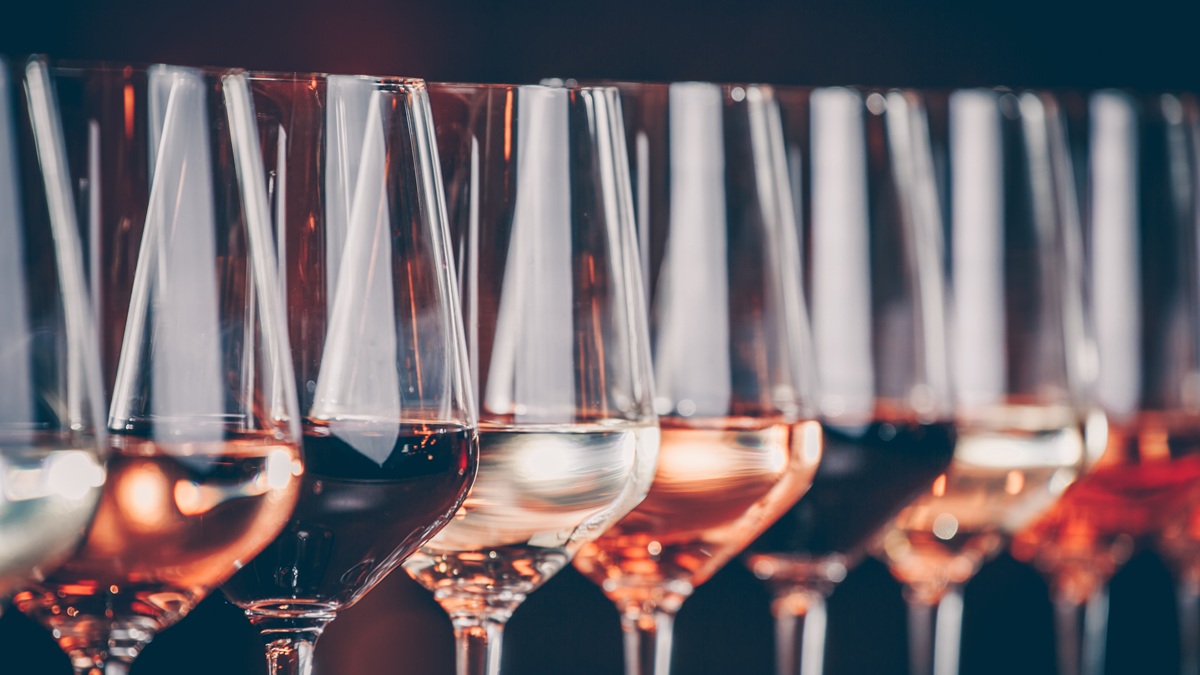 Lire la suite à propos de l’article LES VINS DE FAUX CULS Les dessous insoupçonnés de la dive bouteille