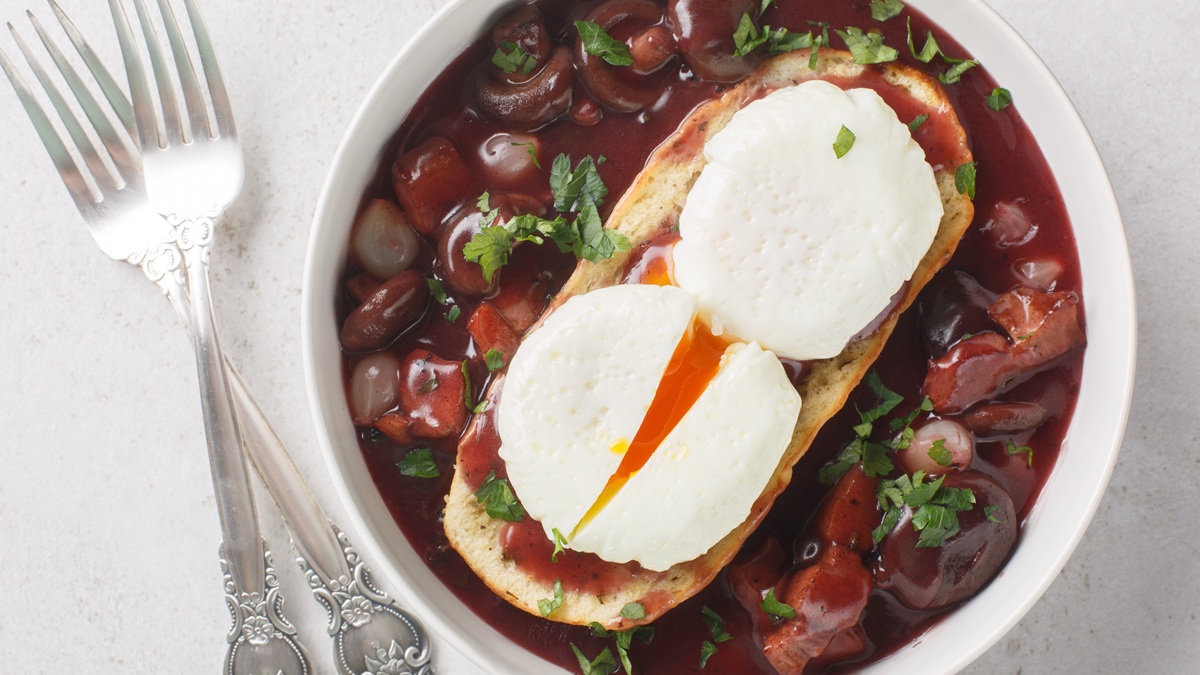 Lire la suite à propos de l’article La recette de la semaine : oeufs pochés en meurette