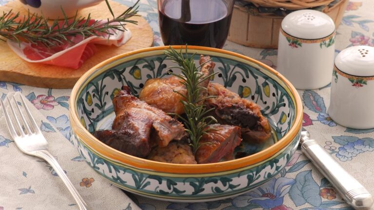 Lire la suite à propos de l’article Recette de la semaine : cocotte de pintade aux fruits secs