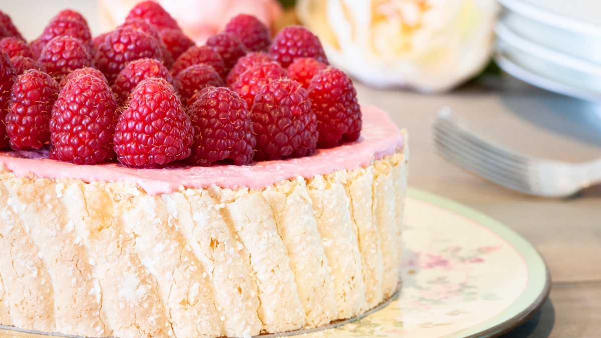 Lire la suite à propos de l’article Recette de la semaine : charlotte aux framboises