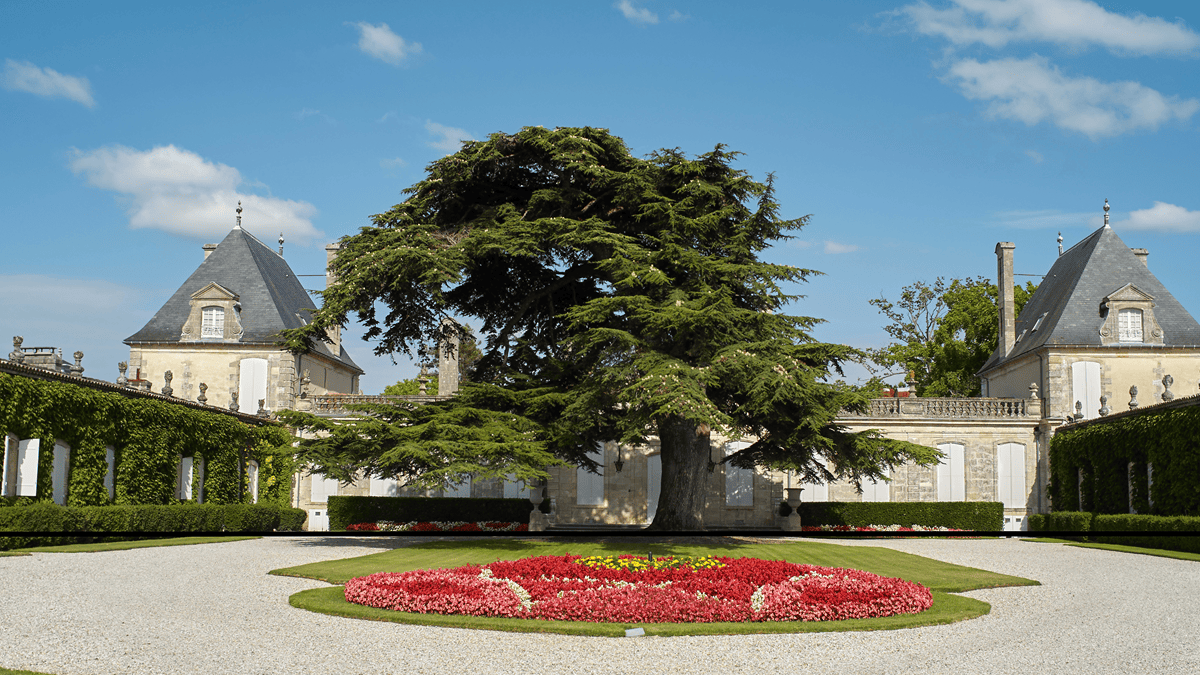 Lire la suite à propos de l’article Le groupe Castel met un pied au Château Beychevelle