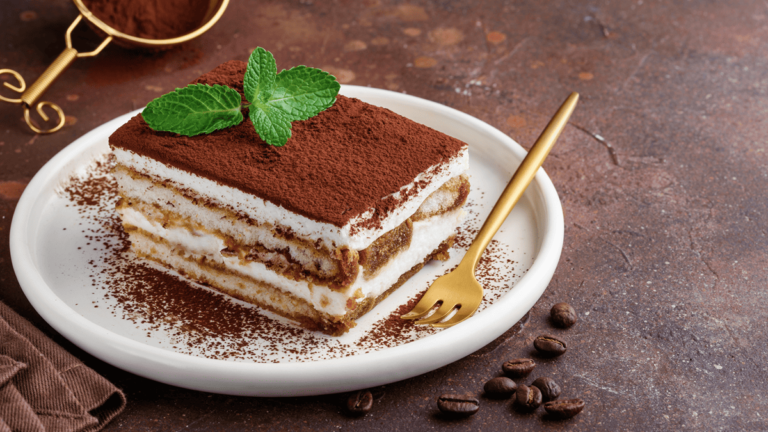 Lire la suite à propos de l’article La recette de la semaine : Tiramisu au café et noisettes caramélisées