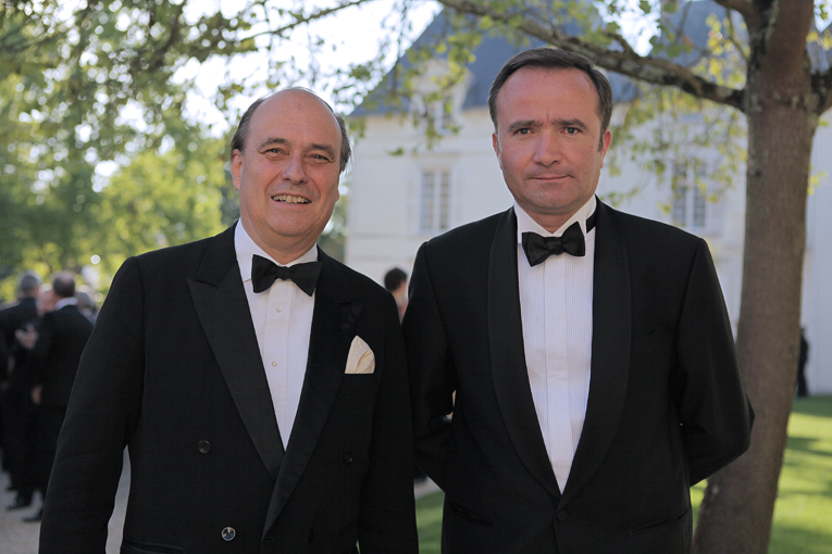 A l’arrivée des invités, le sourire de Philippe Castéja, Président du Conseil des Grands Crus Classés en 1855, Directeur d’exploitation du Château Haut Brion