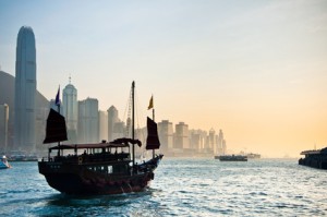 Traditonal Chinese Boat. Secousses monétaires dans la zone euro : quelle incidence sur le prix des vins ? Asie