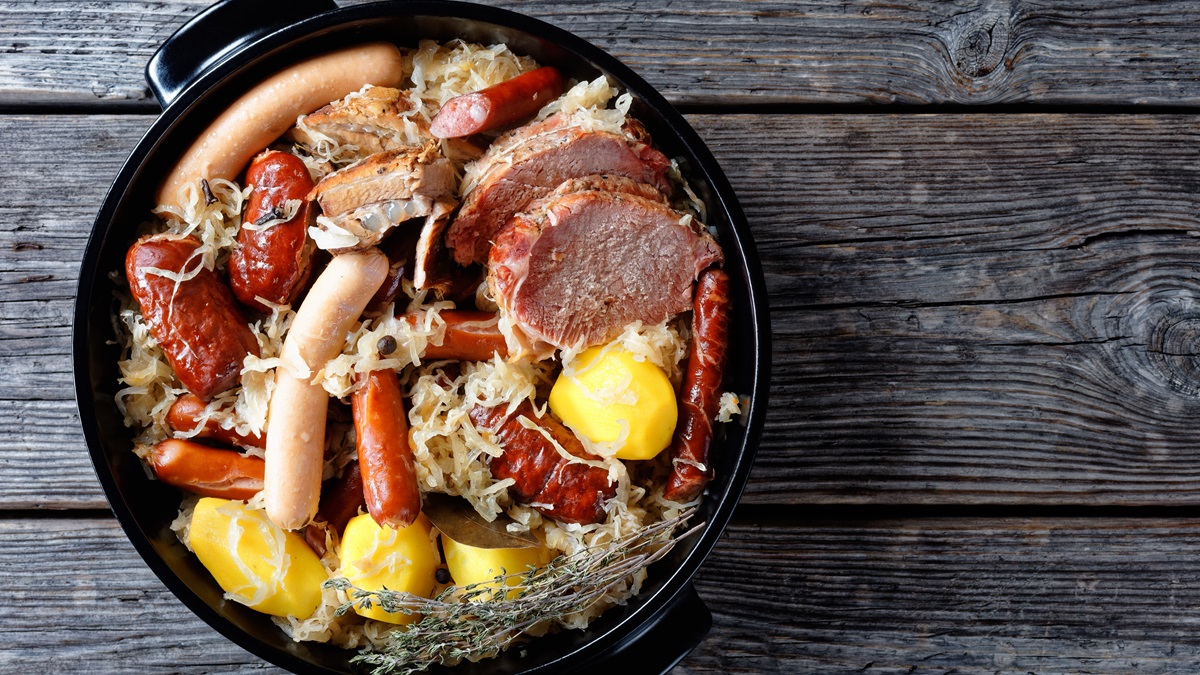 Lire la suite à propos de l’article La recette de la semaine : Choucroute alsacienne