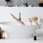 Luxe suprême et comble du chic : les bains au champagne !