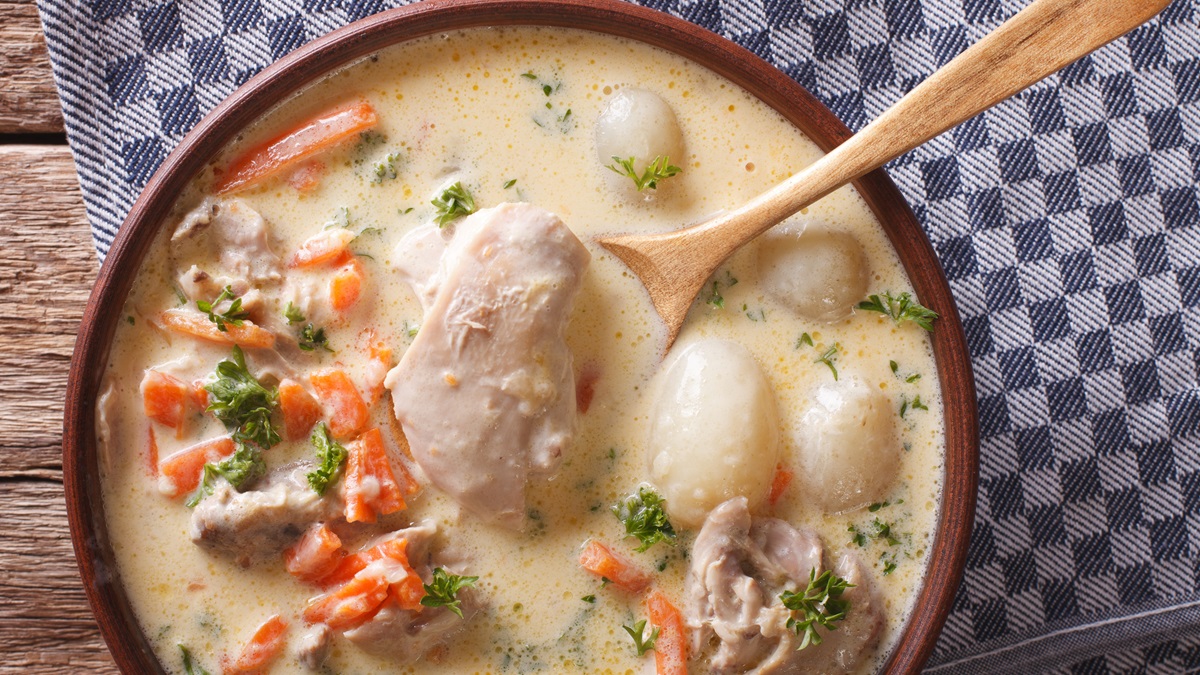 Lire la suite à propos de l’article La recette de la semaine : Poule au pot à la crème