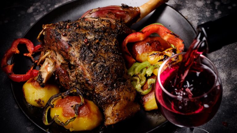 Lire la suite à propos de l’article Accords mets et vins : souris, carré, gigot, quels vins sur l’agneau ?
