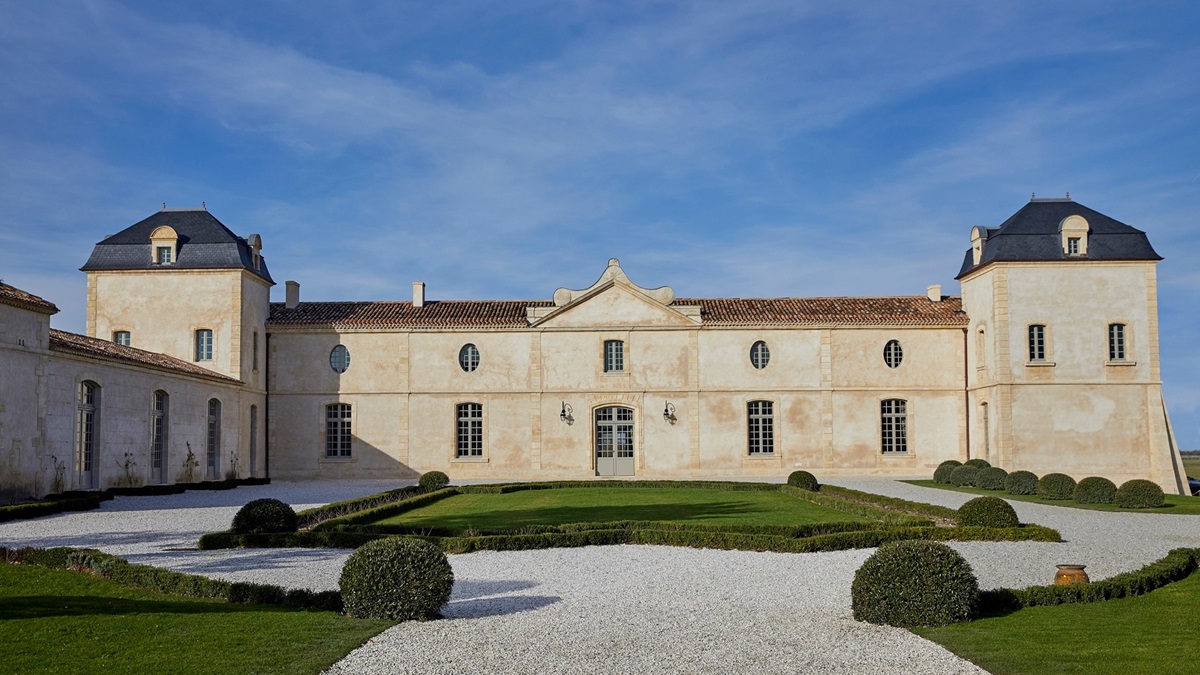 Lire la suite à propos de l’article Le Château Calon-Ségur est vendu
