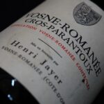 Combien vaut un flacon de vosne-romanée Cros Parantoux signé Henri Jayer ?