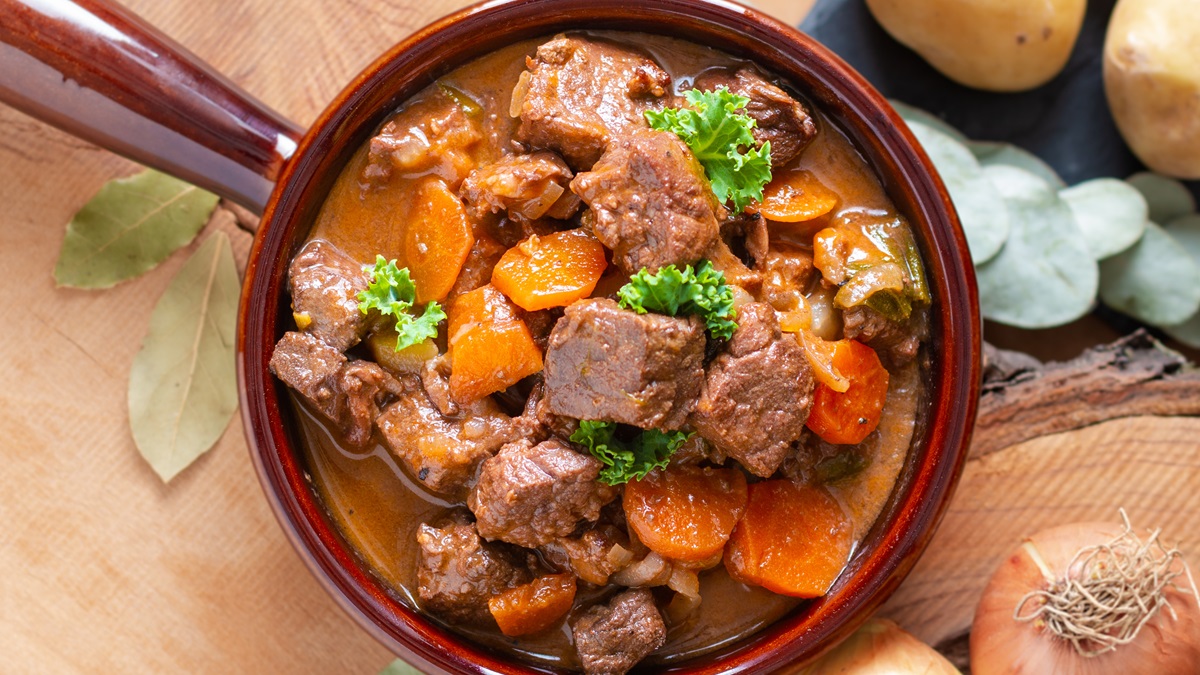 Lire la suite à propos de l’article Recette de la semaine : Estouffade de bœuf aux olives