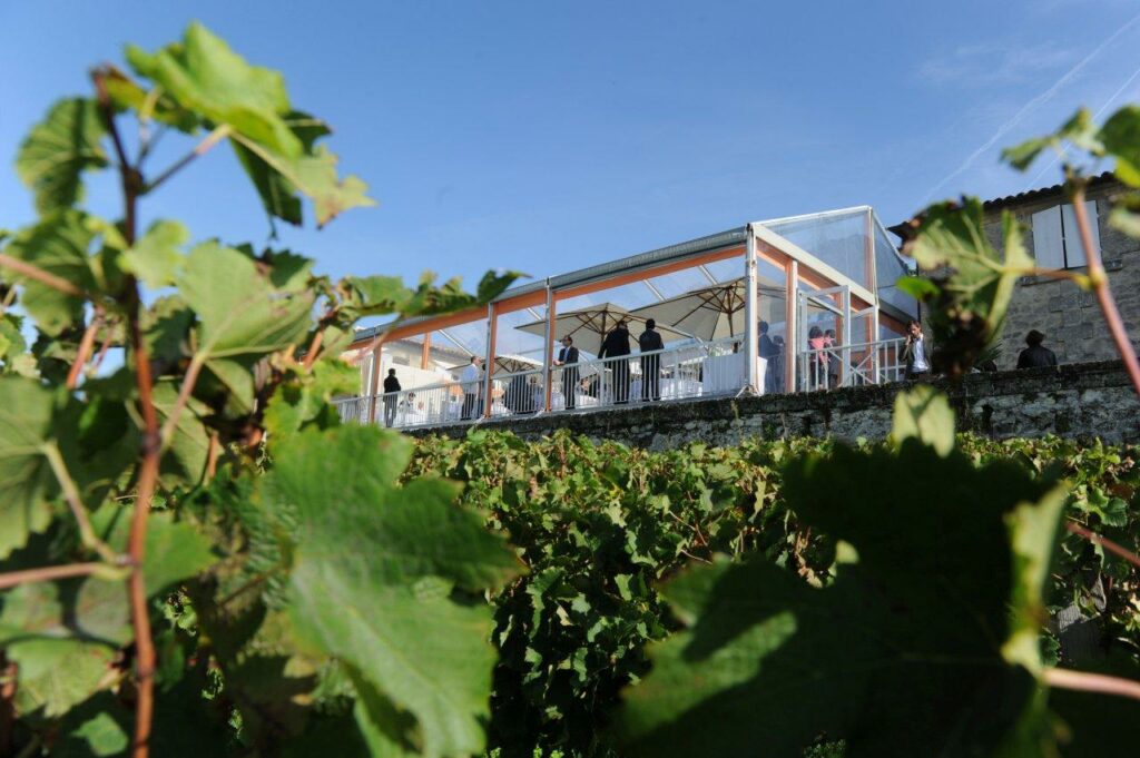 La terrasse du Château Bellevue accueille le déjeuner