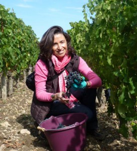 Une belle grappe de raisin du chateau Cheval Blanc pour Angelique de Lencquesaing