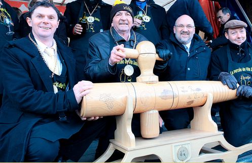 Lire la suite à propos de l’article Déception à la vente aux enchères de la Percée du vin jaune