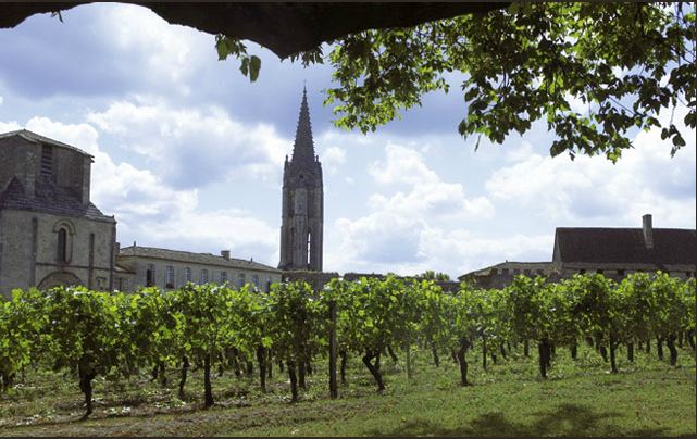 Lire la suite à propos de l’article Le propriétaire de Clos Fourtet acquiert trois grands crus classés de Saint-Emilion