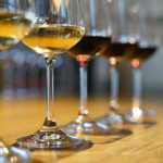 Le vin blanc c’est pour le poisson et le rouge pour la viande. Vrai ou faux ?