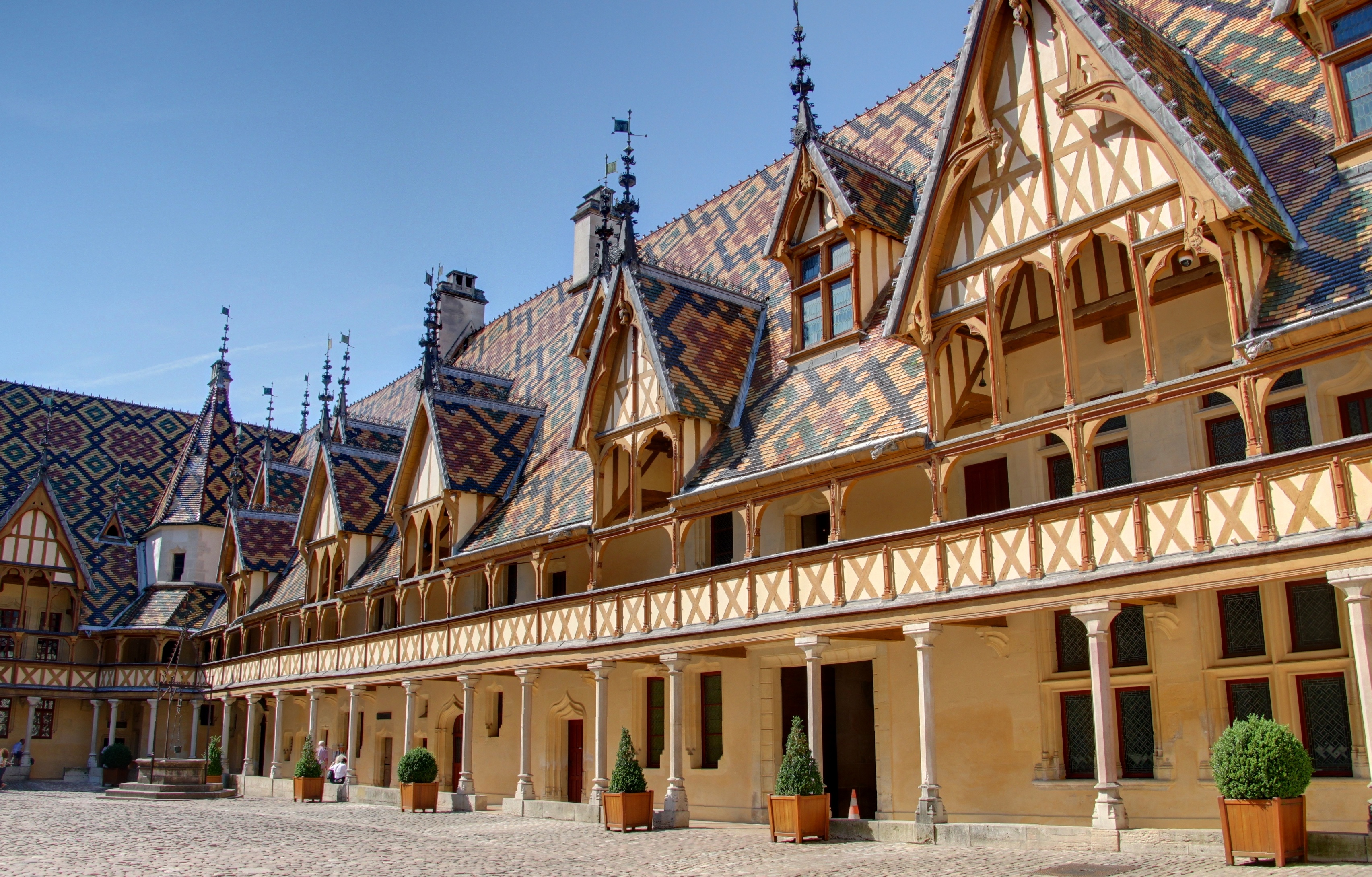 Lire la suite à propos de l’article Le domaine des Hospices de Beaune pose le pied en terre chablisienne
