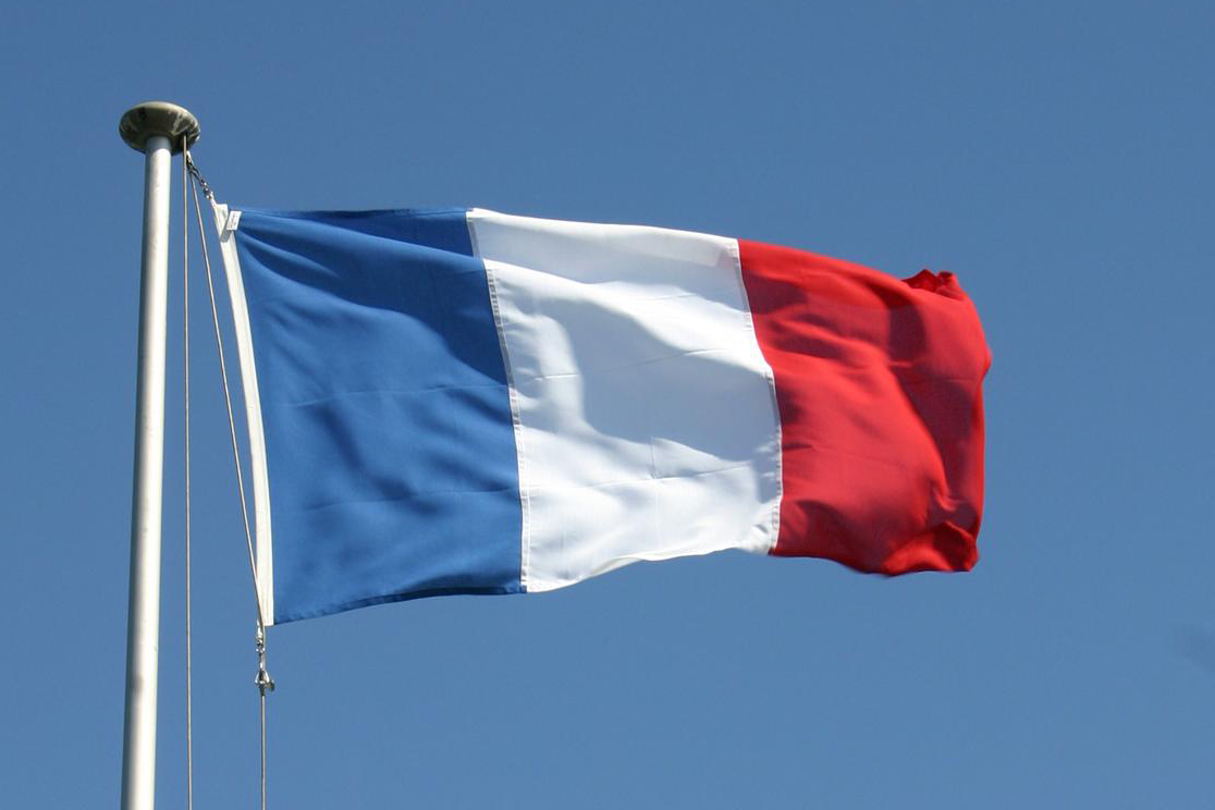 Lire la suite à propos de l’article Cuisine bleue – Vin blanc – Vin rouge