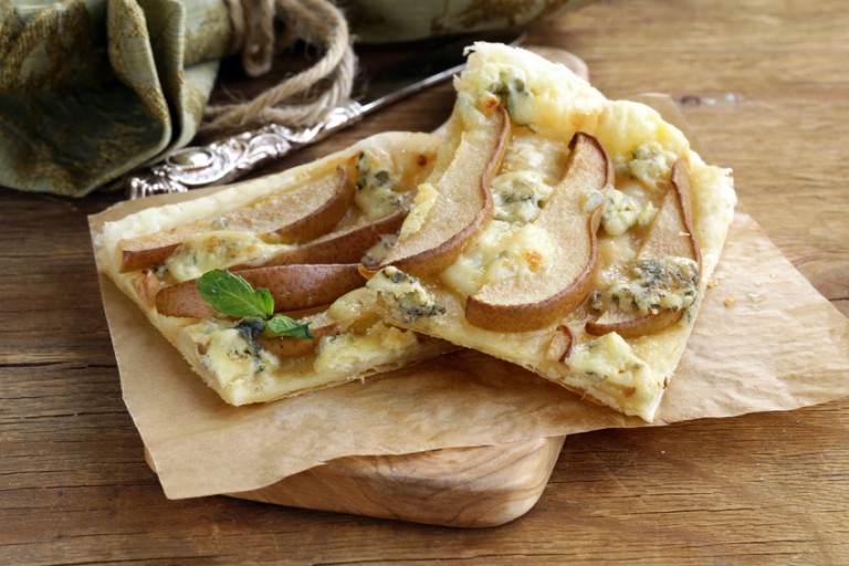 Lire la suite à propos de l’article Recette de la semaine : Tarte fine aux poires et au Saint-Agur