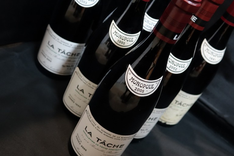 Lire la suite à propos de l’article Belles enchères : à l’honneur, une verticale de La Tâche, de vieux Dom Pérignon et la réserve des Célestins d’Henri Bonneau