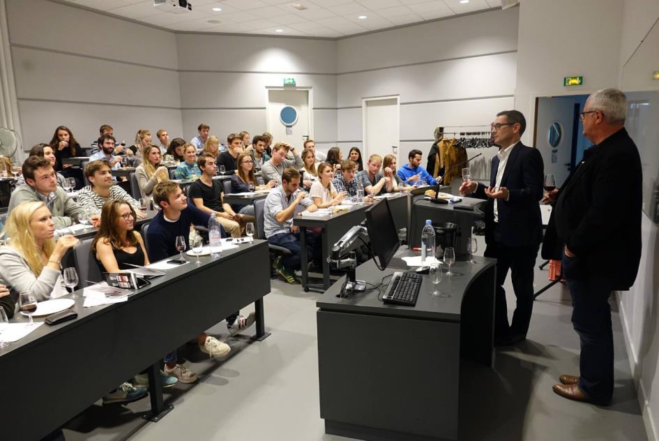 Un panorama des clubs de dégustation des grandes écoles ESCP iDealwine