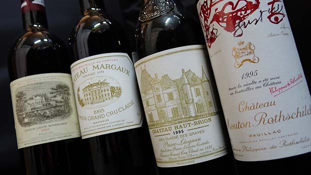 Lire la suite à propos de l’article Enchères : premiers crus classés de Bordeaux 1995, des prix à la hausse