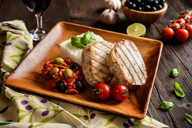 Lire la suite à propos de l’article Recette de la semaine : pavé de thon grillé à la provençale