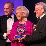 May de Lencquesaing reçoit le prestigieux Lifetime Achievement Award de l’IWC