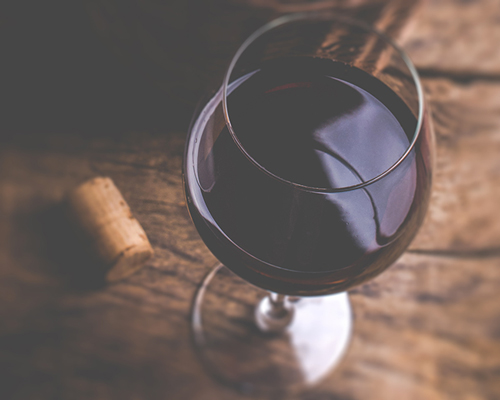 Lire la suite à propos de l’article Vin et politique : le gouvernement met de l’eau dans son vin