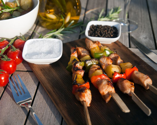 Lire la suite à propos de l’article Barbecue : à vous les meilleurs accords vins-brochettes