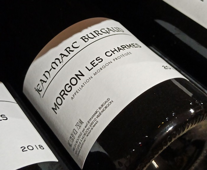 Jean-Marc-Burgaud-iDealwine-Beaujolais-bouteilles