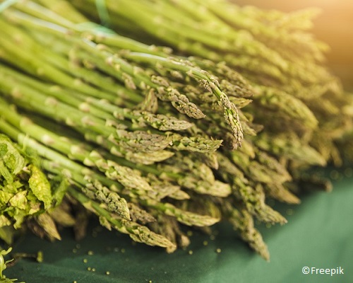 Lire la suite à propos de l’article Recettes de confinement de l’équipe (4) | Asperges vertes sauce mousseline de Laure