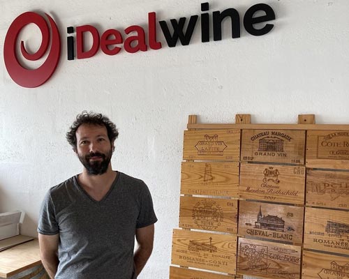 Lire la suite à propos de l’article La sélection d’été | Henrique, expert en vin