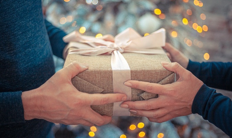 Quels cadeaux offrir pour Noël ? iDealwine vous guide