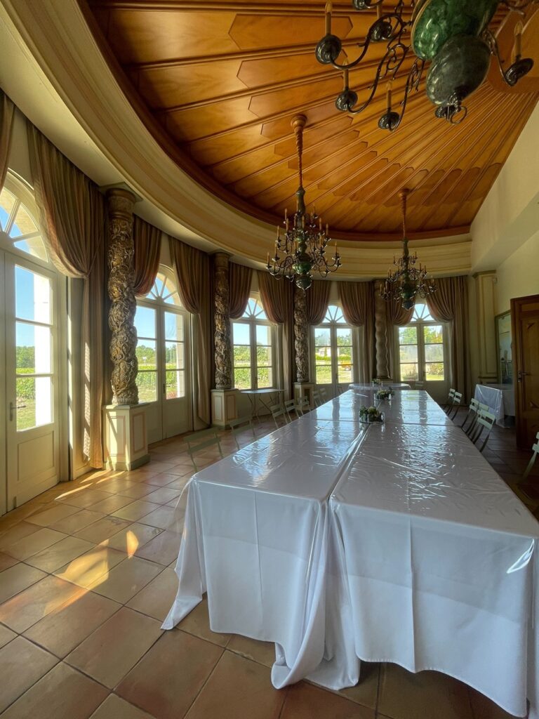 Salle de dégustation au château Haut-Bergey