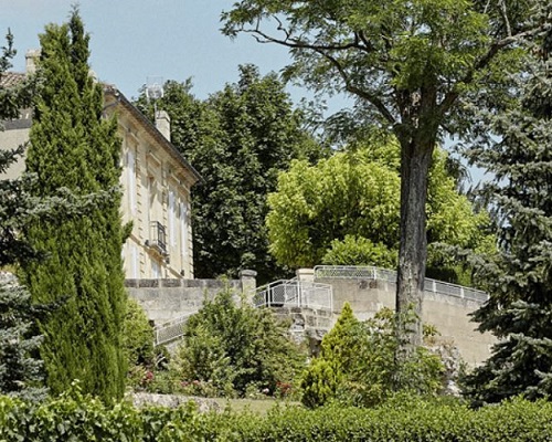 Lire la suite à propos de l’article Château Beauséjour, cru classé B de St Emilion, repris par une des héritières