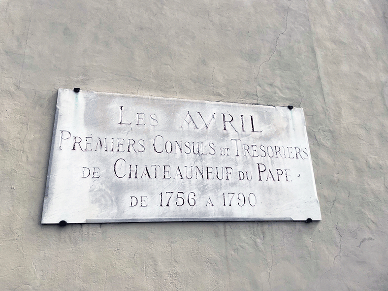 Clos des Papes Avril