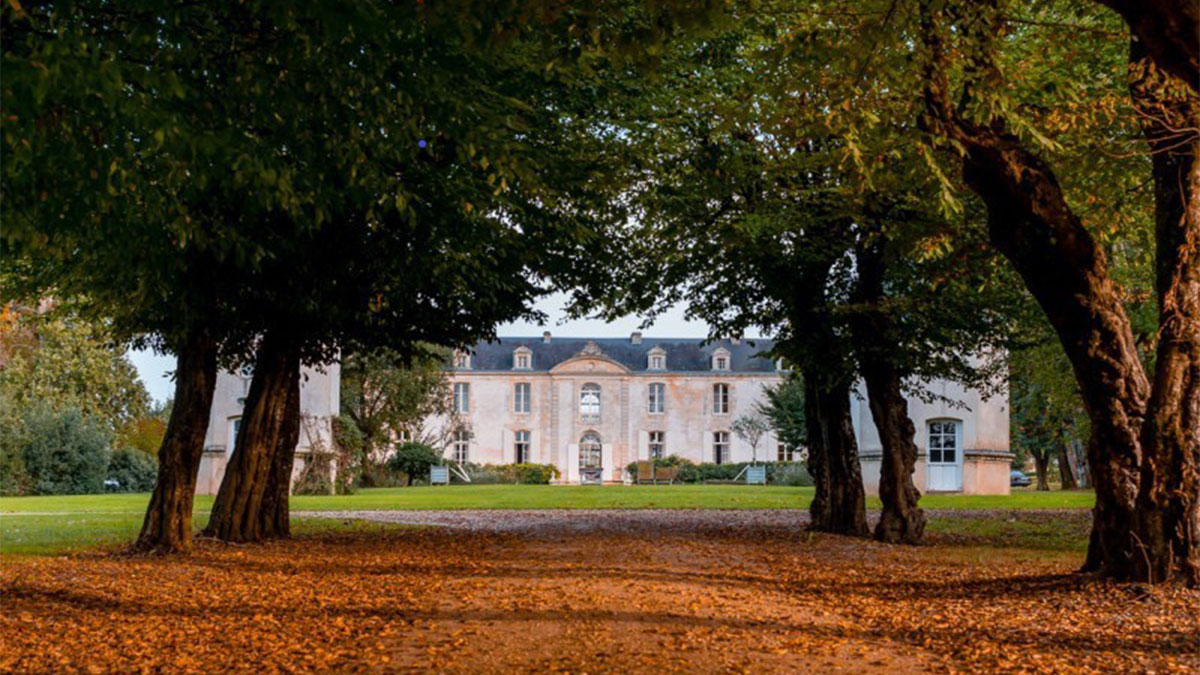 Lire la suite à propos de l’article Château de Reignac : un « petit » parmi les plus grands