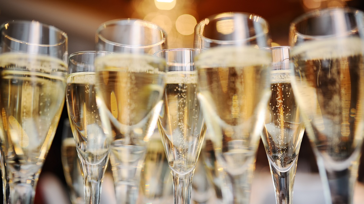 Lire la suite à propos de l’article Comment un champagne non-millésimé traduit-il au mieux le style de sa maison ?