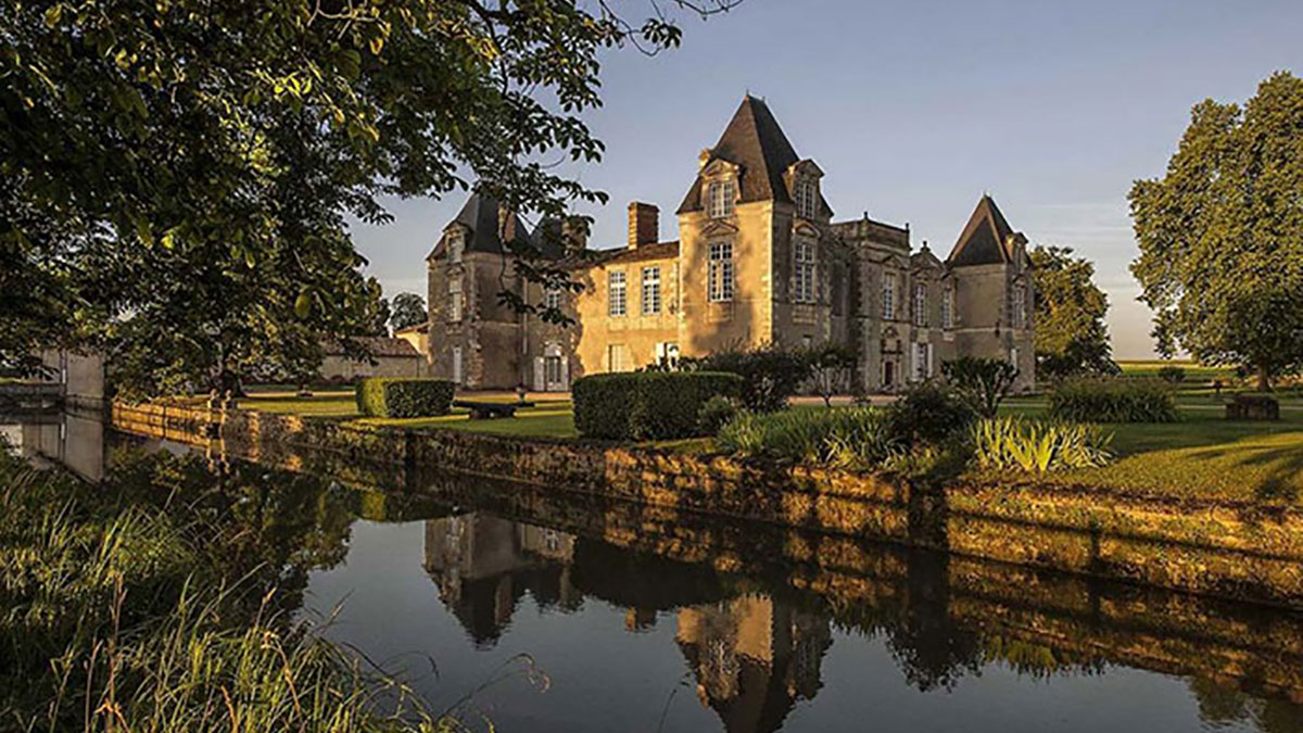 Lire la suite à propos de l’article Château d’Issan | Un passé prestigieux, un avenir radieux à Margaux