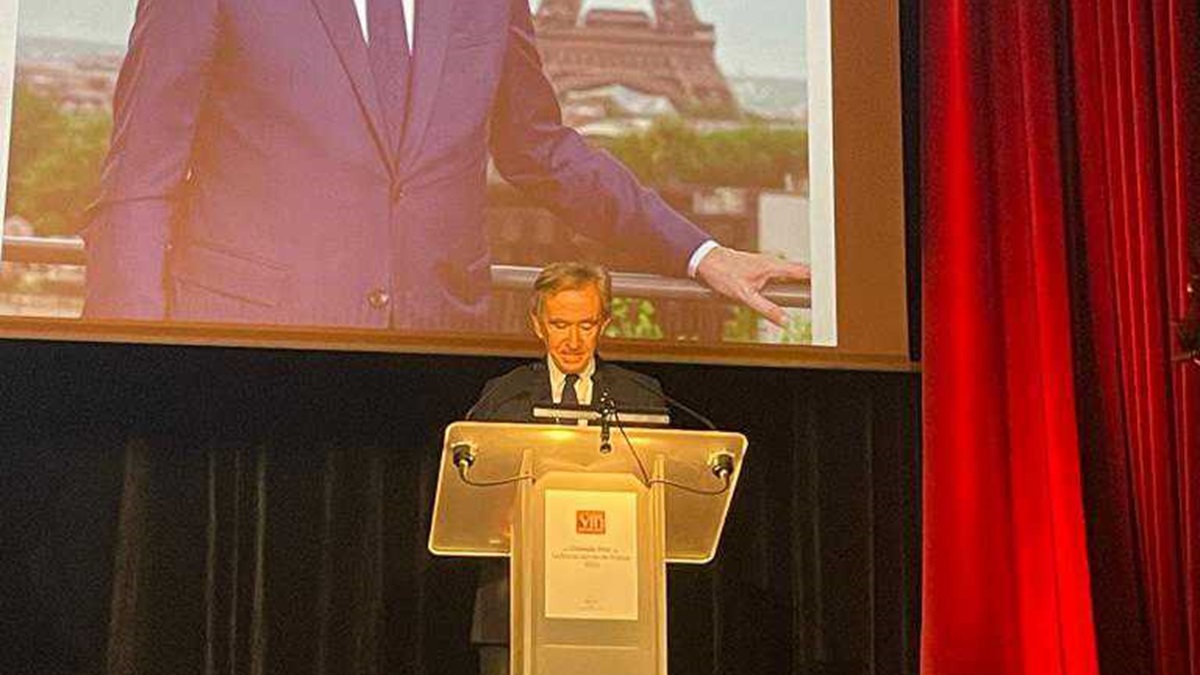 Lire la suite à propos de l’article Grands prix La RVF | Bernard Arnault, personnalité de l’année 2024