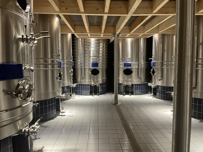 La cuverie - Roger Coulon - Champagne - iDealwine La cuverie - Roger Coulon - Champagne - iDealwine