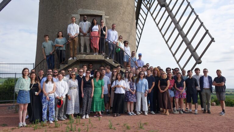Lire la suite à propos de l’article iDealwine à nouveau sacré 1ère maison d’enchères de vin et e-caviste incontournable en 2025