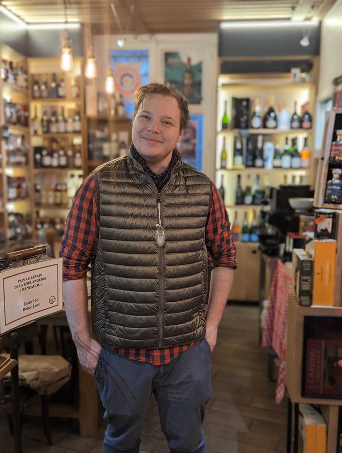 Josselin, chargé d'administration des achats chez iDealwine