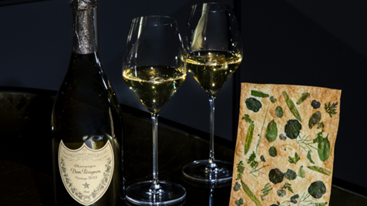 Lire la suite à propos de l’article Dom Pérignon 2015 : une exploration sensorielle avec les Tables créatives