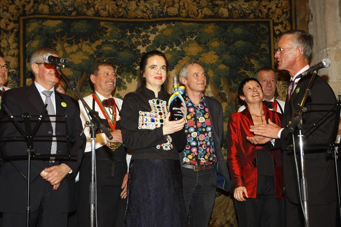 Paulee-de-Meursault-invite-honneur-Amelie-Nothomb